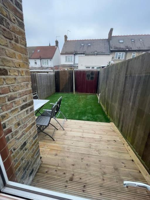 Tooting Lodge London - Cosy 2 Bedroom House With Garden, 5 Mins Walk To Tube Station Kültér fotó