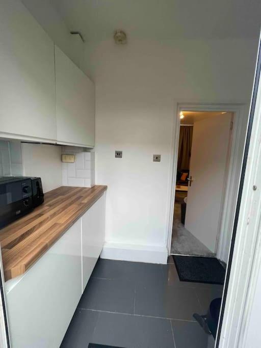 Tooting Lodge London - Cosy 2 Bedroom House With Garden, 5 Mins Walk To Tube Station Kültér fotó