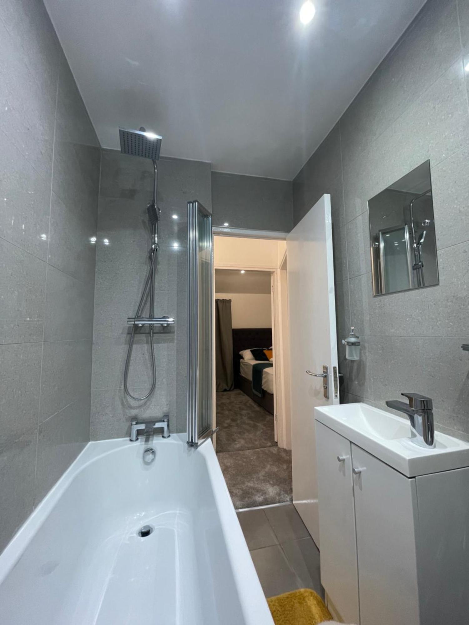 Tooting Lodge London - Cosy 2 Bedroom House With Garden, 5 Mins Walk To Tube Station Kültér fotó