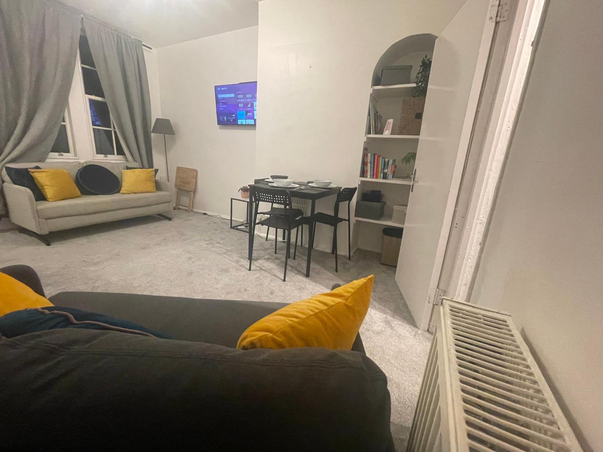 Tooting Lodge London - Cosy 2 Bedroom House With Garden, 5 Mins Walk To Tube Station Kültér fotó